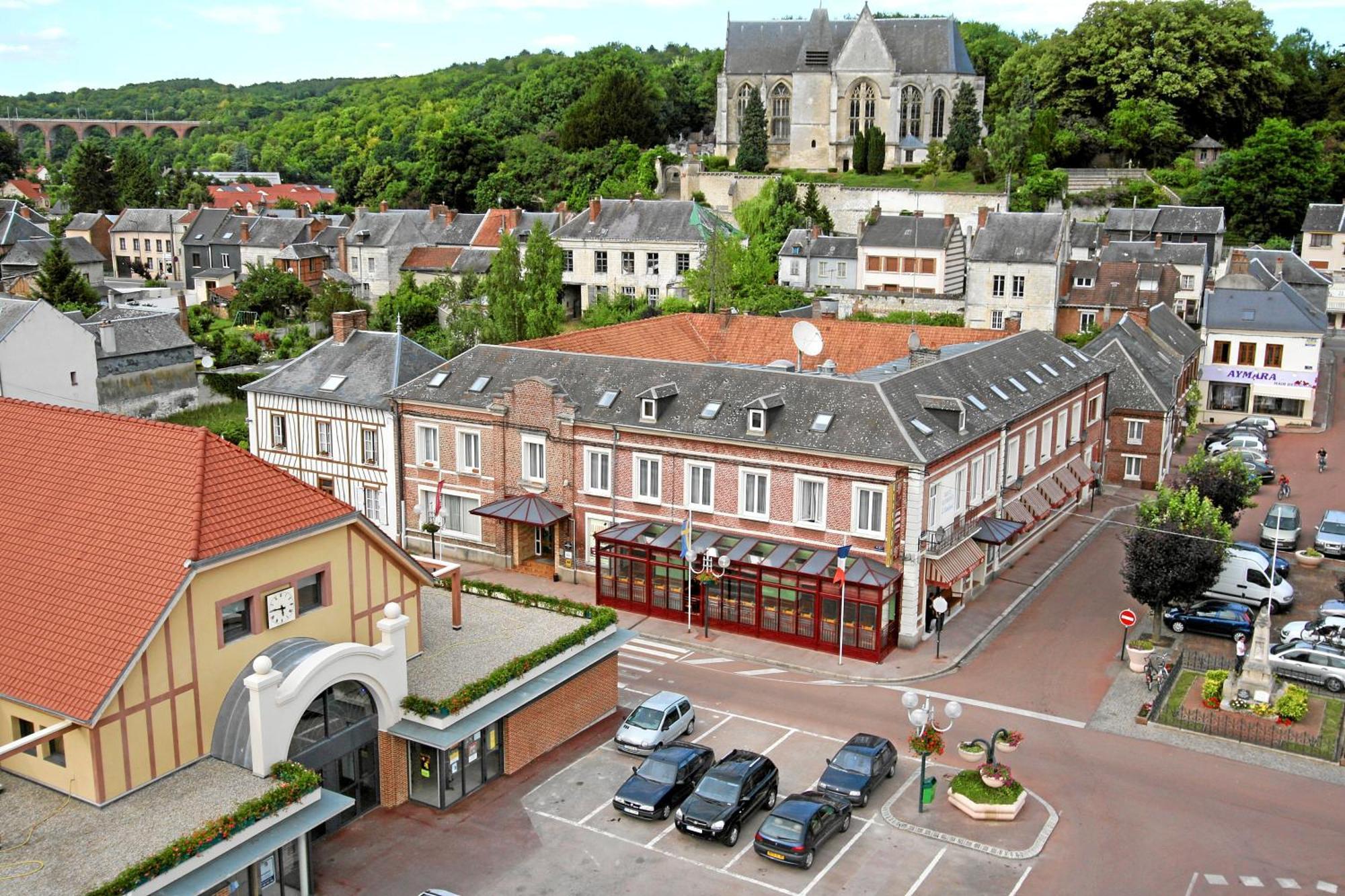 Hotel & Restaurant Le Cardinal Poix-de-Picardie Exteriér fotografie