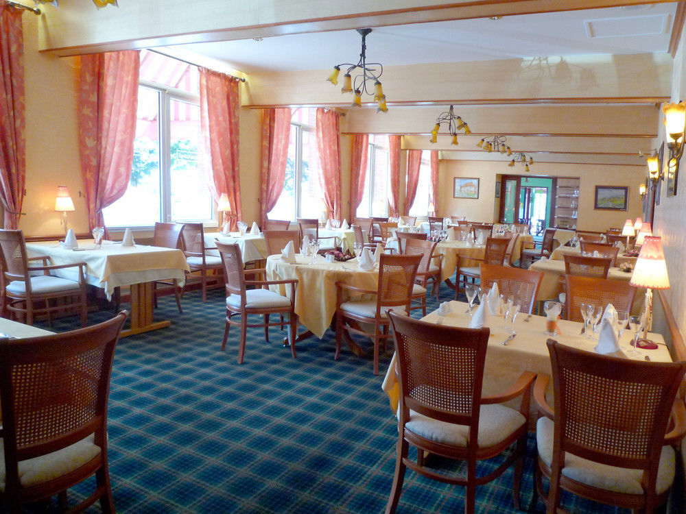 Hotel & Restaurant Le Cardinal Poix-de-Picardie Exteriér fotografie